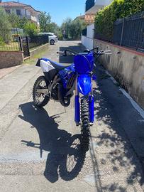 Yamaha YZ 125