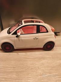 automobile di Barbie Fiat 500