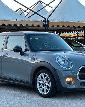 MINI Cooper D 1.5 115 CV 5 porte Business XL