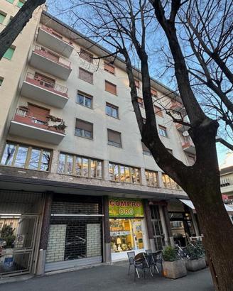 VIALE SAN MARCO: AMPIO MONOCAMERA CON ASCENSORE...