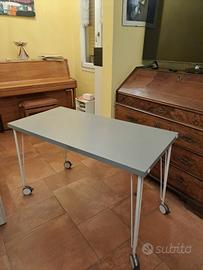 tavolo Ikea con ruote 