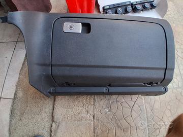 cassetto portaoggetti Golf 5 anno