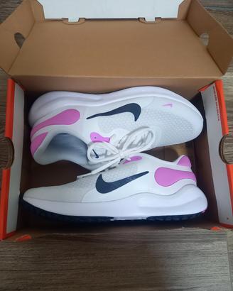 Nike Revolution n.39