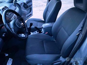 SEDILI PER TOYOTA RAV4 ANNO 2003
