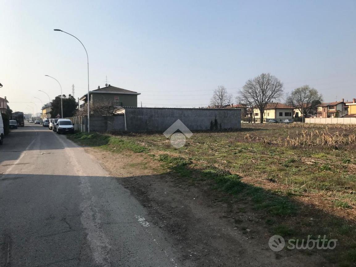 TER. RESIDENZIALE A CORBETTA - Vista 3