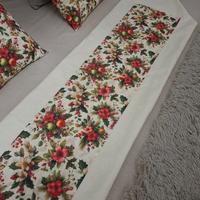 Runner bordato in lino