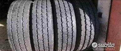 4 gomme usate di autocarro 12 22.5 continental