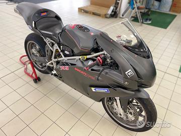 Ducati 749 doppio allestimento (racing+strada)