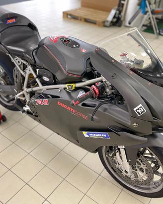 Ducati 749 doppio allestimento (racing+strada)