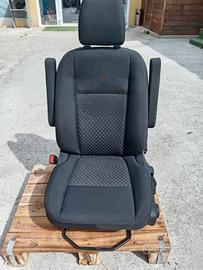 Sedile DX con piastra girevole e braccioli