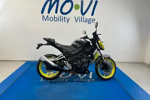 Um XTREET 125