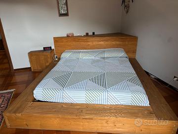 Letto in legno + comodino