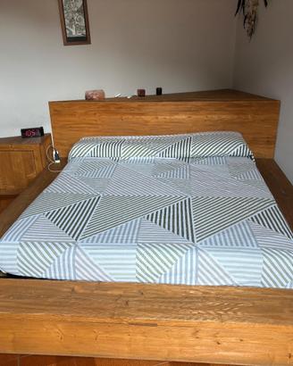 Letto in legno + comodino