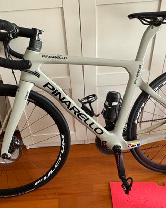 Pinarello Paris color sabbia.