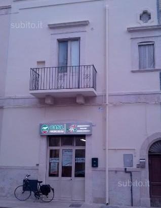 Toritto locale uso studio finemente ristrutturato
