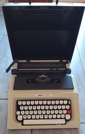 macchina da scrivere Olivetti 