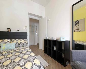 Stanza in appartamento di 128 m² a Roma