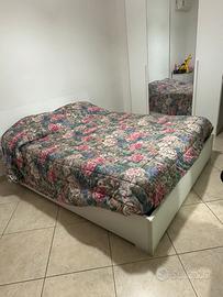 Letto contenitore più due comodini