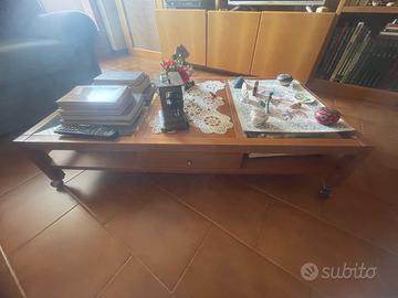 Tavolino con cristallo