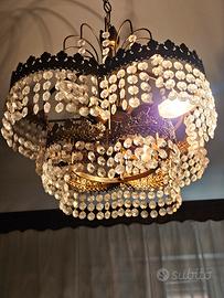 Lampadario  con gocce di cristallo pendenti