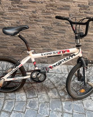 Bicicletta Magnum Bmx