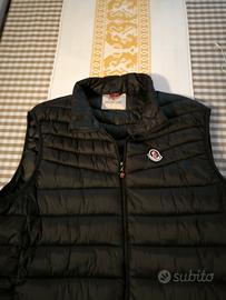 giubbotto smanicato senza marca