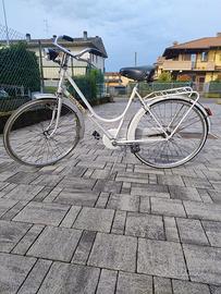 Bicicletta anni 60 - 70, con freni a bacchetta.