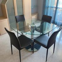 Tavolo in cristallo allungabile