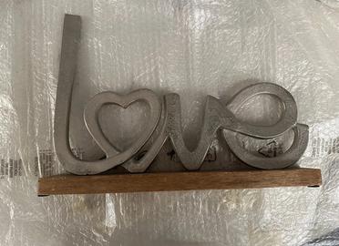 Soprammobile Scritta LOVE