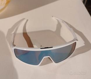 Occhiali Oakley sutro bianchi