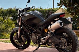 Ducati Monster 696