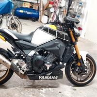 Yamaha mt 09 2021/2024 colorazione Kenny Roberts 