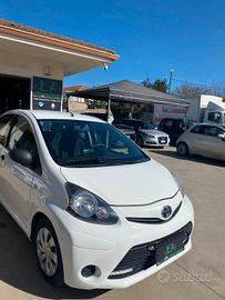 Toyota Aygo 1.0 12V VVT-i 5 porte Cool Soda Connec