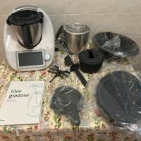 Bimby TM6 + secondo boccale e accessori mai usati