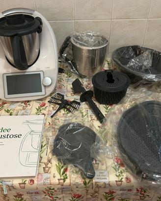 Bimby TM6 + secondo boccale e accessori mai usati