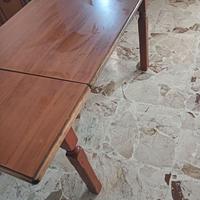 Tavolo cucina colore ciliegio+7 sedie