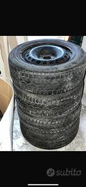 4 gomme invernali 205/55 R16 con cerchi in ferro
