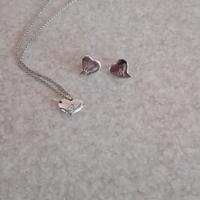 Collana e orecchini a forma di cuore "Guess"