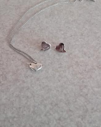 Collana e orecchini a forma di cuore "Guess"