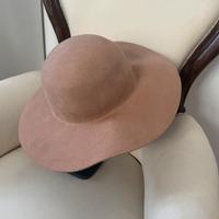 Capello beige, Marca Piombo