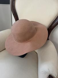 Capello beige, Marca Piombo