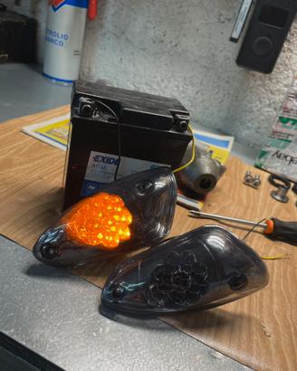 Frecce anteriori led black-line STR8 Aerox/Nitro