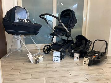 Trio Cam joy romantic