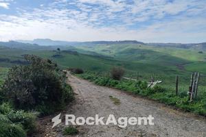 AZIENDA AGRICOLA IN CALASCIBETTA - C/DE CARMINELLO