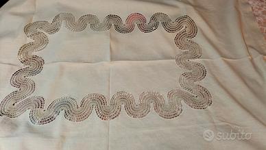 tovaglia o copritavolo di lino