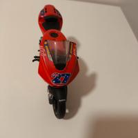 Modellino MotoGP Ducati Casey Stoner numero 27