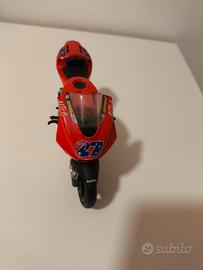 Modellino MotoGP Ducati Casey Stoner numero 27