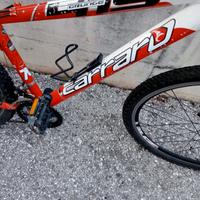 MTB, ruota 26,  8x3, telaio alluminio.
