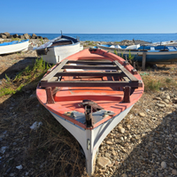 Barca gozzo da pesca in vetroresina
