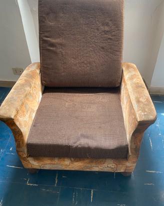 Poltrona vintage da restaurare
